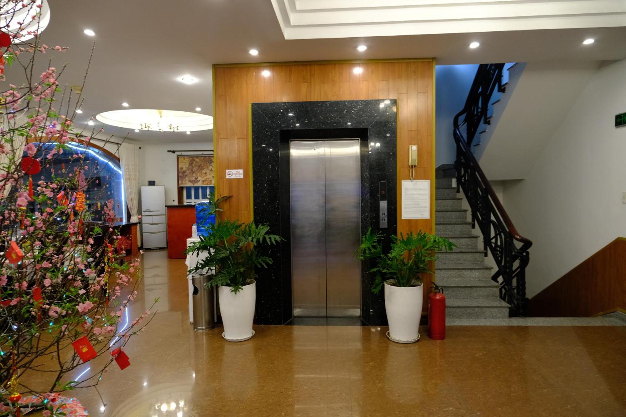 Hoa Phat Hotel & Apartment Hô Chi Minh-Ville Extérieur photo